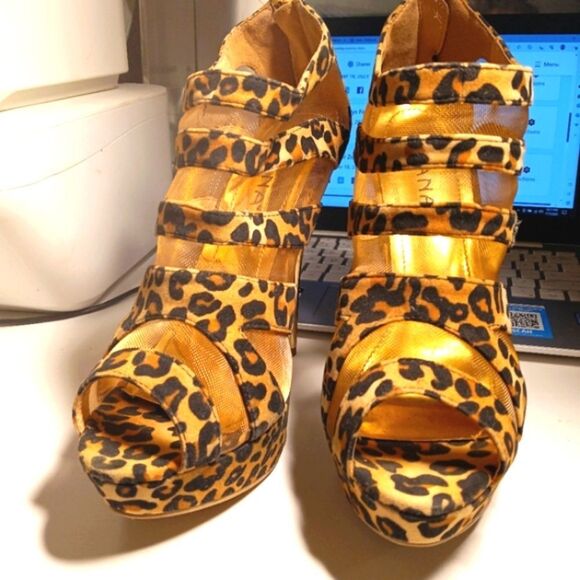 Liliana Leopard Print Faux Suede Leather Gold Mesh 5" Peep Toe Stilettos… - Picture 7 of 7